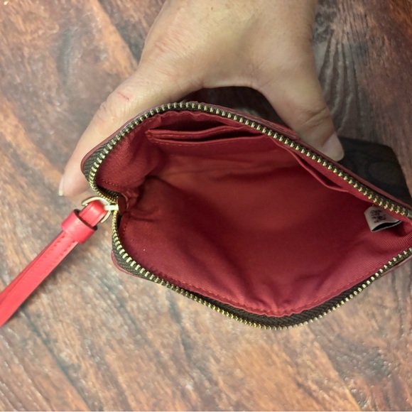 Coach zip wristlet - Picture 3 of 3